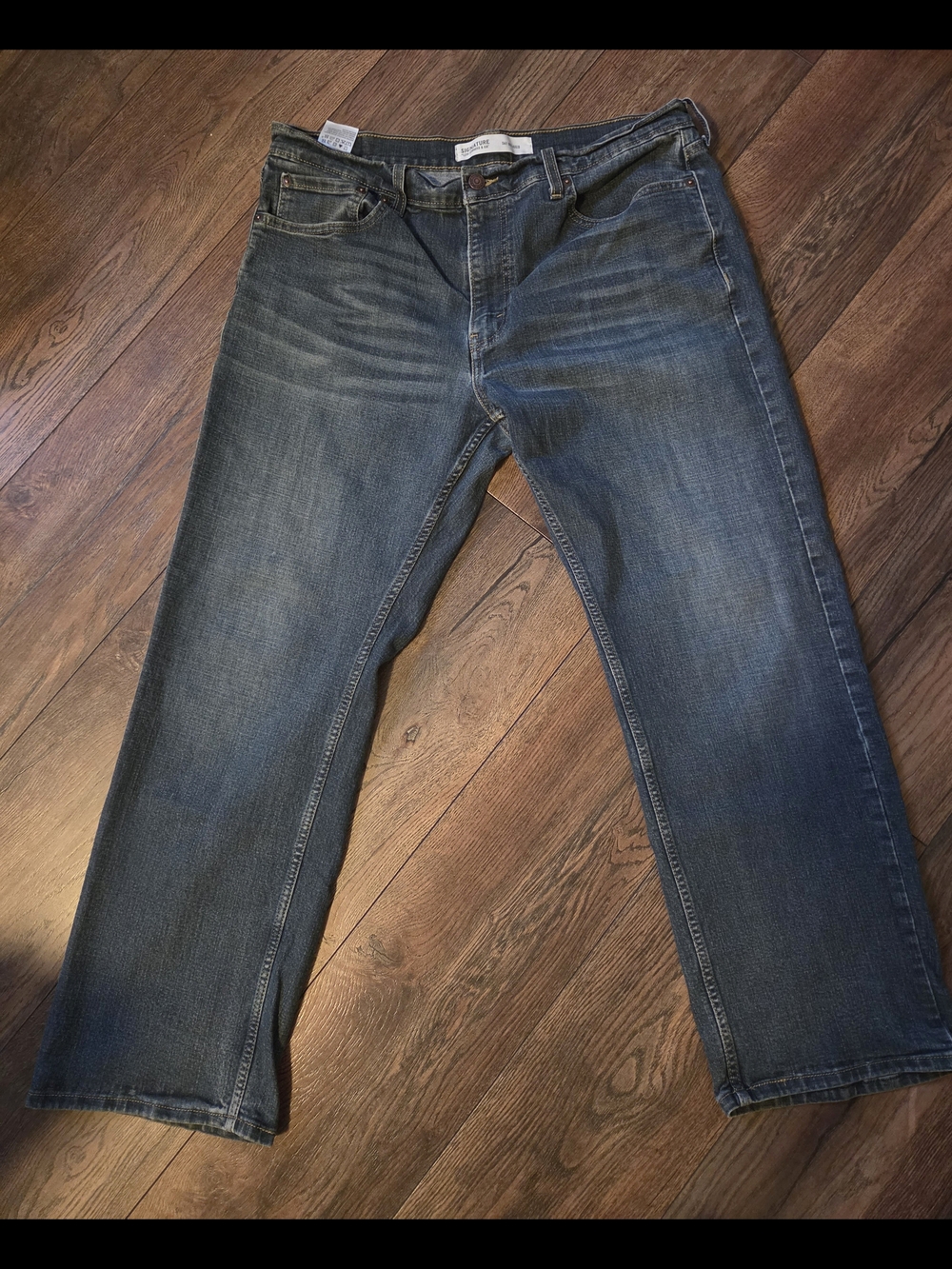 Levi's Signature Men's Medium Blue Denim Jeans - Relaxed Fit 36x29 Altered